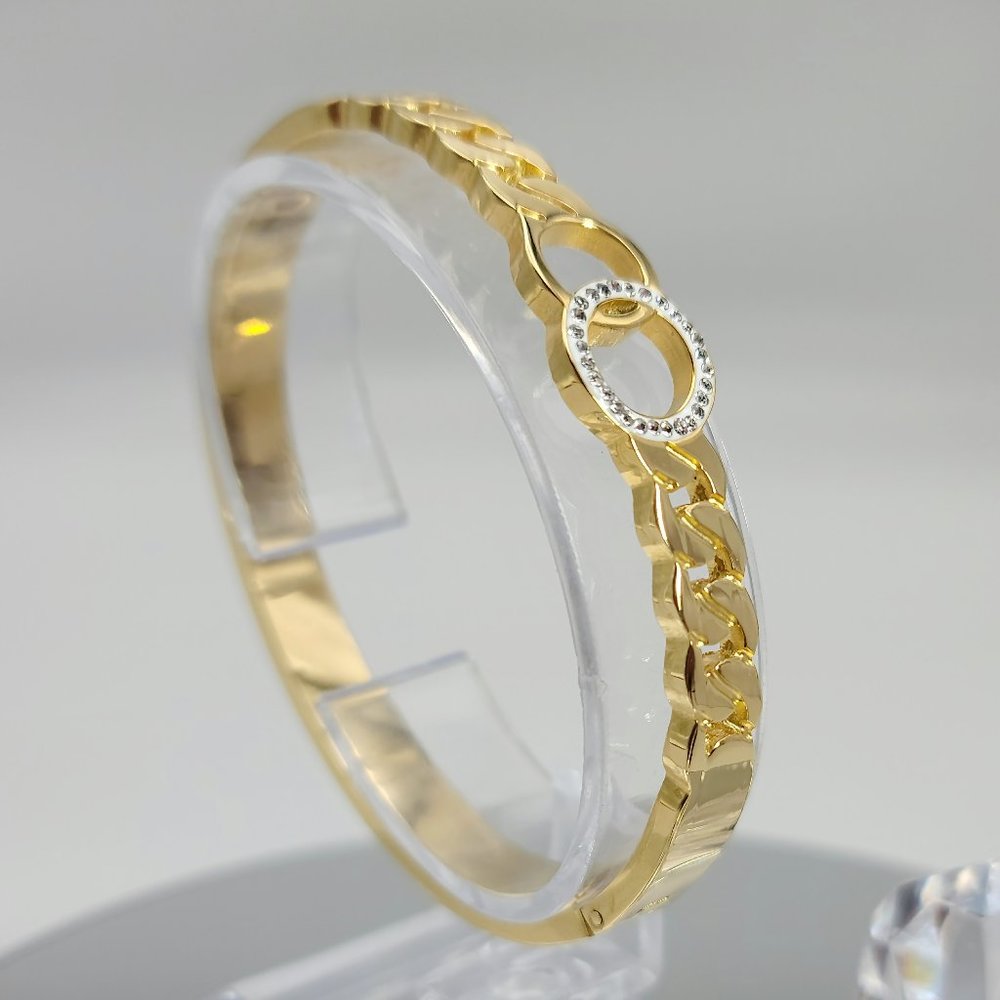 Designer Style Chain Link Bracelet with Intertwined Rings and Crystal Accents